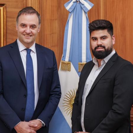 Adorni puso a Fabián Fernández en Comunicación y Prensa: qué cambia y su desafío