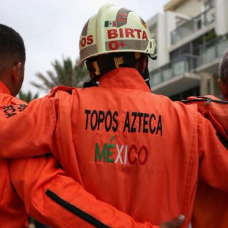 Los Topos de México llegan a Venezuela para buscar vida bajo los escombros