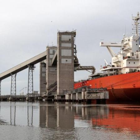 Puerto de Bahía Blanca: el maíz lideró los embarques y Vietnam quedó como principal destino