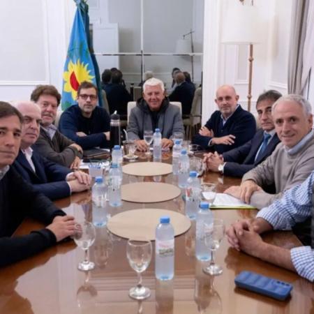 Caída de fondos y recaudación: la alarma que complica a municipios bonaerenses