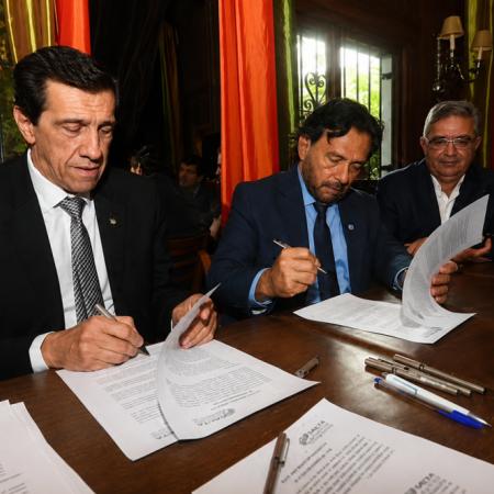 Por qué varias provincias prefieren votar antes y esquivar el arrastre de Milei