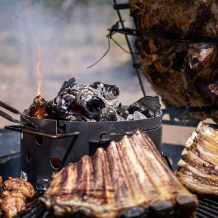 Del asado al pollo: qué pasó con los precios de la carne en las gestiones de Fernández y Milei