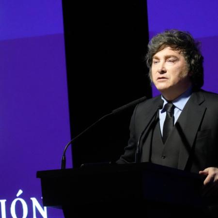 Milei cargó contra los medios, defendió su plan económico y presentó en sociedad a Ravier