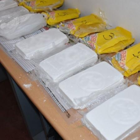 Quiso escapar de un control y dejó al descubierto una carga de cocaína valuada en millones