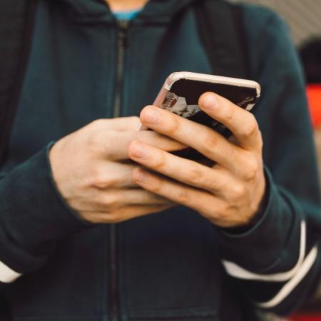 El desafío de pertenecer: uno de cada cuatro adolescentes hizo retos virales en redes sociales