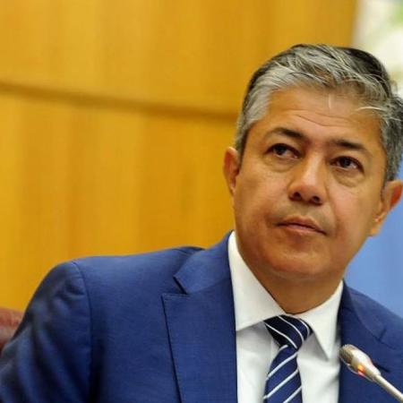 Rolando Figueroa echó a un ex funcionario y endurece su pelea contra los privilegios