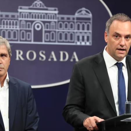 Quieren echar a Adorni: no pueden hacerlo ahora, pero golpearon a Caputo