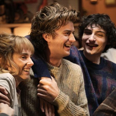 Una desaparición en un campamento vuelve a juntar a dos estrellas de Stranger Things