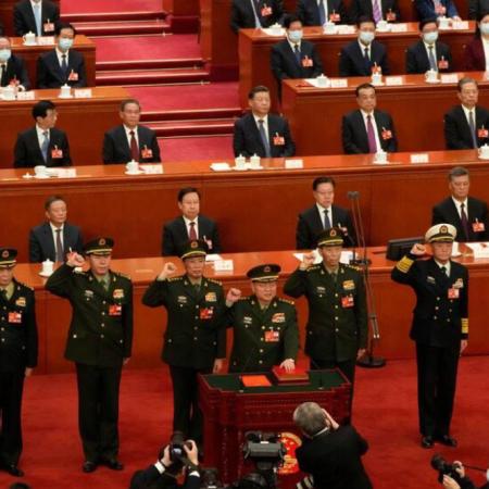 Xi Jinping remueve a seis legisladores del PLA y profundiza la purga militar en China