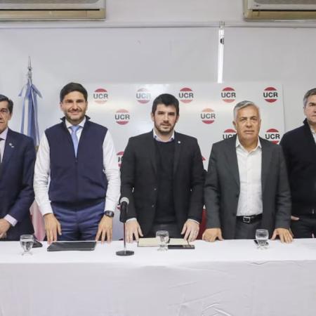Gobernadores radicales prueban un plan para retener poder sin romper el partido
