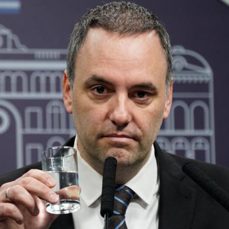 Adorni hizo un gasto insólito de USD 8.000: qué se compró con esa plata