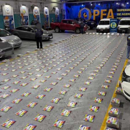 Un control de rutina destapó un negocio millonario con los álbumes del Mundial