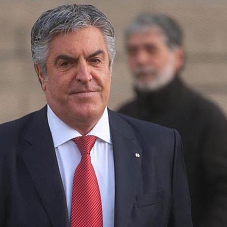Nuevo golpe para Adorni: el pedido que podría trabar sus viajes mientras sigue la causa
