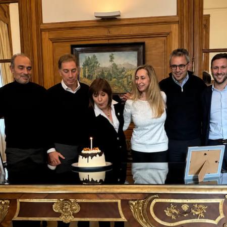 Adorni, Bullrich y Karina: el detrás de la foto de cumpleaños de la Mesa Política