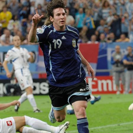 El día que Argentina le ganó 6-0 a Serbia y Messi metió su primer gol mundialista