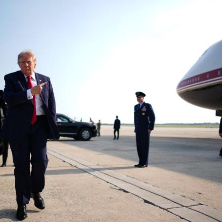 Donald Trump voló en el nuevo Air Force One entregado por Qatar y reabrió la polémica