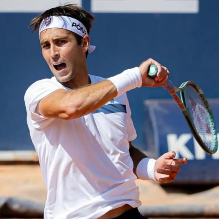 Etcheverry, Navone y Báez avanzan en Kitzbühel y ya sueñan con semifinales