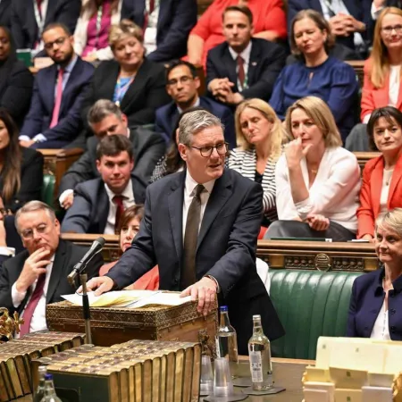 Starmer alerta por el avance del racismo y teme una sociedad cada vez más dividida
