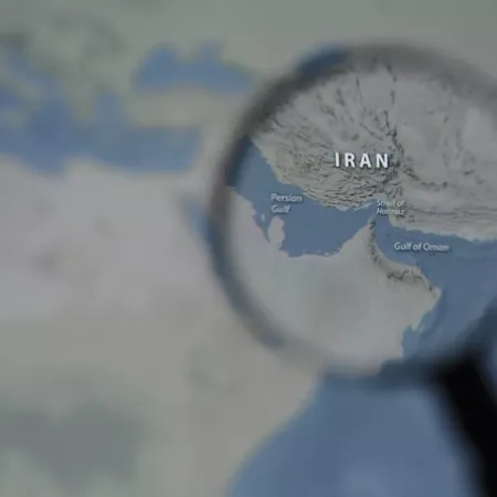 Irán y Omán negocian un cobro en Ormuz mientras Washington presiona por sanciones