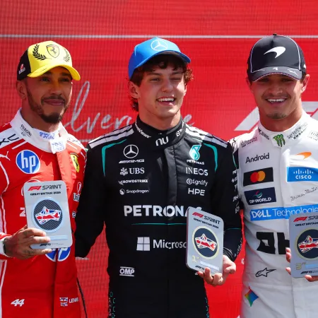 Antonelli venció a Hamilton en la Sprint y aumenta su ventaja en el campeonato