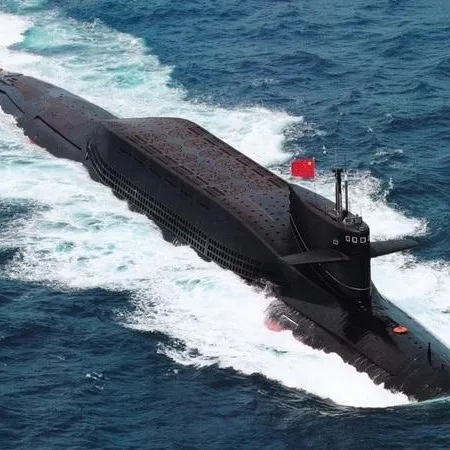 China lanzó un misil desde un submarino y encendió la alarma en el Pacífico