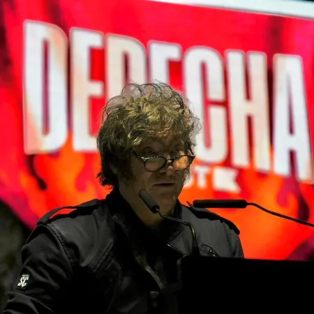 Más política, menos batalla cultural