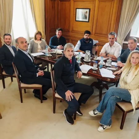 Debutó Santilli en la mesa política del Gobierno: mala noticia y plan B activado