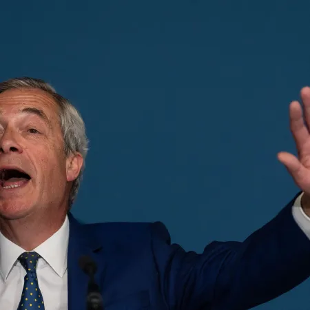 Nigel Farage vuelve a competir en Clacton tras renunciar por una donación en disputa