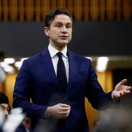 Pierre Poilievre relanza su ofensiva desde Calgary y desafía el plan de Mark Carney