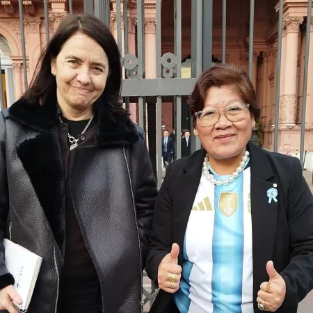 Quién es la senadora de Jujuy que cayó a la charla de Milei con camiseta de Argentina