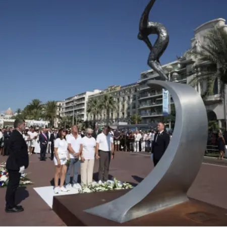 Atentado de Niza: Francia homenajea a las 86 víctimas una década después