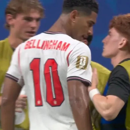 El cachetazo que le pegó Bellingham al Colo Barco tras Inglaterra - Argentina