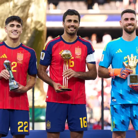 Rodri, Unai Simón y Cubarsí: los tres premios españoles del Mundial 2026