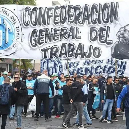 CGT, CTA y UTEP preparan marchas contra Javier Milei y analizan otro paro general