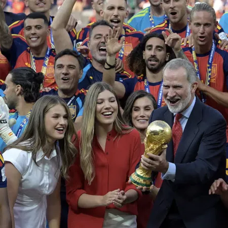 Leonor levantó la Copa del Mundo junto a España tras vencer a Argentina