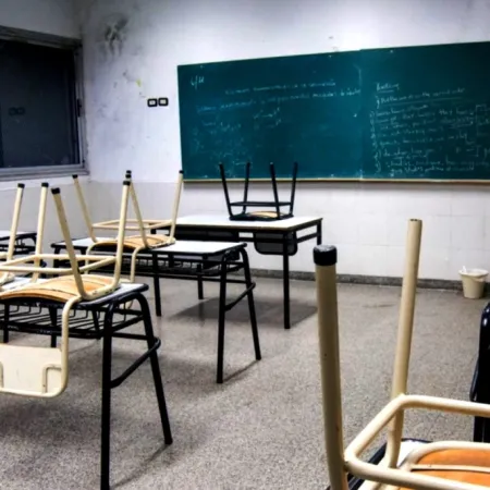 ¿Sirvió la reforma escolar de Kicillof? Los 12 pedidos urgentes de LLA