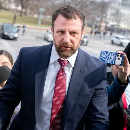 Markwayne Mullin empuja a California, Nevada, Nueva Jersey y Pensilvania a revisar padrones