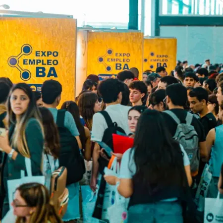 Expo Empleo Barrial en Almagro: 20 empresas y 400 puestos para postularte