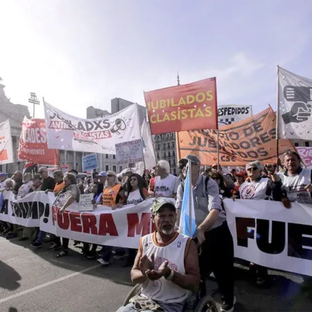 Movimientos sociales y gremios activan un plan que puede escalar a paro