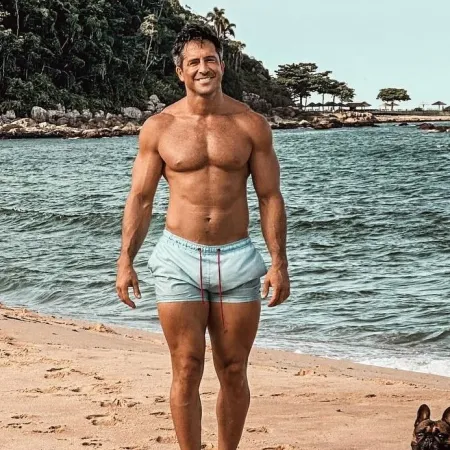 Las fotos más hot de Devi de Gran Hermano Generación Dorada, el nuevo galán de la casa