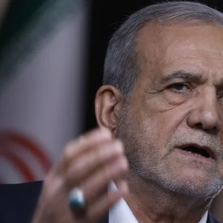 Pezeshkian reveló que Ali Khamenei autorizó negociar con Estados Unidos