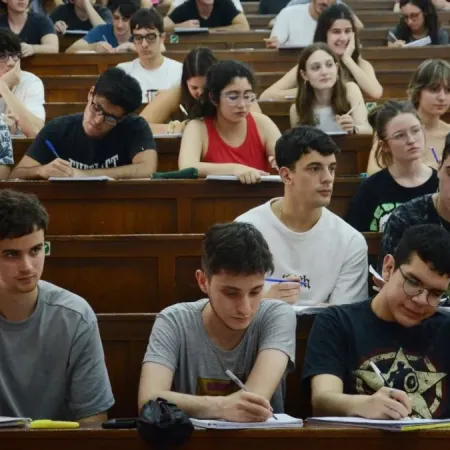 39% o 24%: el nuevo choque entre la UBA y el Gobierno por los estudiantes extranjeros