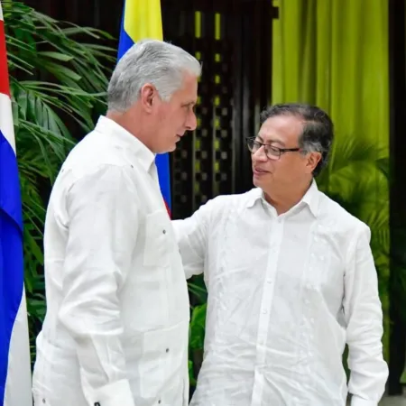 Petro cambia Estados Unidos por Cuba: el giro que deja en la recta final del gobierno
