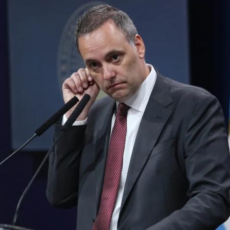 ¿Cómo hizo Adorni para gastar $139 millones durante su paso por el Gobierno?