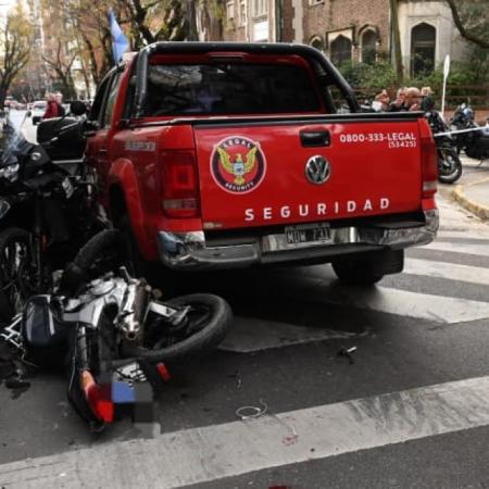 Flores: una persecución terminó con un violento choque y dos motochorros detenidos