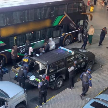 Dos pasajeras, dos valijas y 22 kilos de cocaína: el hallazgo en la terminal de Córdoba