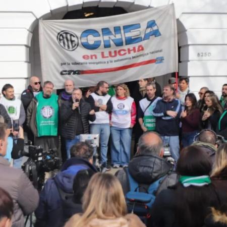 Paro en la CNEA: el conflicto que puede frenar proyectos científicos en todo el país