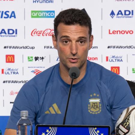 Scaloni en conferencia: “Cuando el rival duda un poquito vemos sangre y ahí vamos"