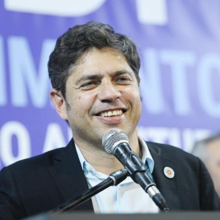 Kicillof evitó responder al kirchnerismo y dejó un mensaje fuerte en Paraná
