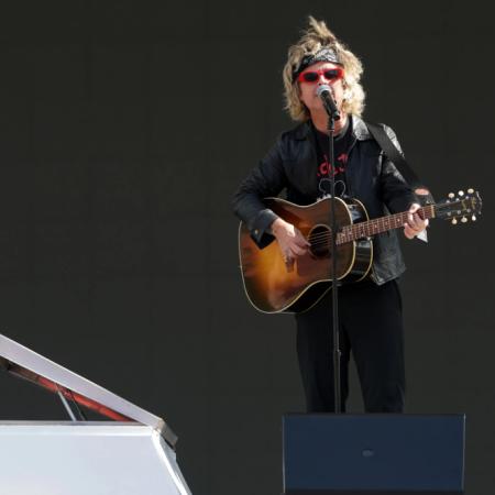 Comic-Con tuvo su momento Green Day: Armstrong apareció y tocó un clásico de la banda